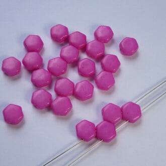 Dvoudírkové korálky Hexagon 6mm, barva tmavě růžová