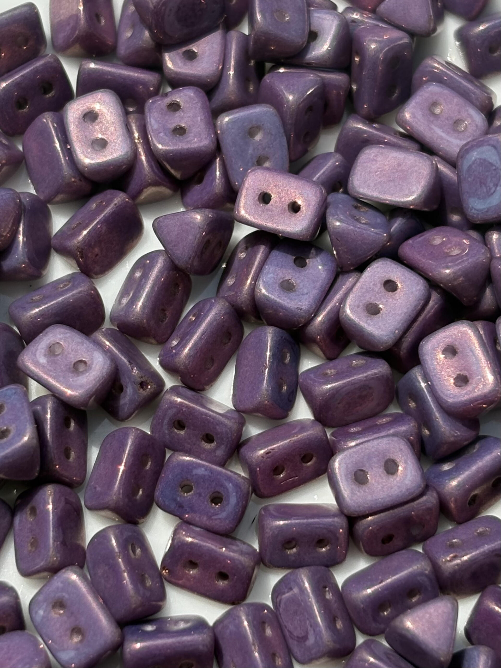Dvoudírkové korálky Trios 6x4mm, barva fialová 1 Dvoudírkové korálky Trios 6x4mm, barva fialová