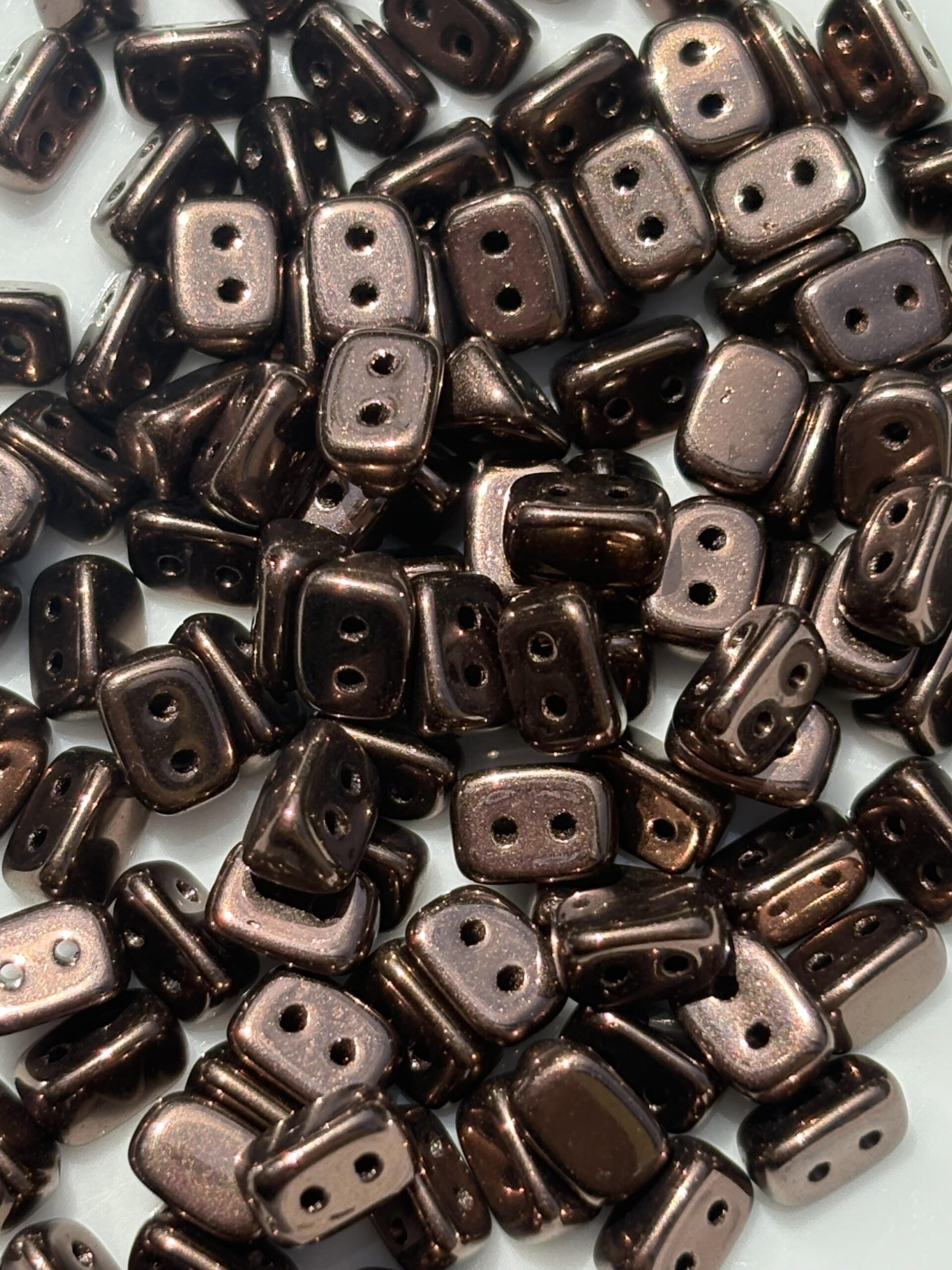 Dvoudírkové korálky Trios 6x4mm, barva tmavá bronzová 1 Dvoudírkové korálky Trios 6x4mm, barva tmavá bronzová
