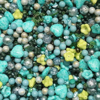 Směs skleněných korálků, barva  zeleno tyrkysová.